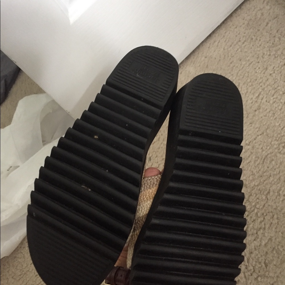 Sandals - Picture 4 of 4